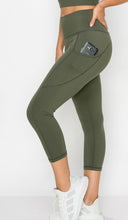 Soft Activewear Capri Leggings w/pockets